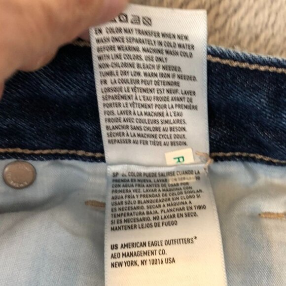 American Eagle Womens Mom Jeans Size 0 Denim Relaxed Distressed Straight Leg - Picture 11 of 16